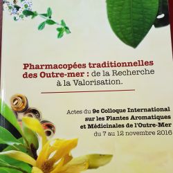Couverture livre - Colloque International sur les Plantes Aromatiques et Médicinales des l'Outre-Mer